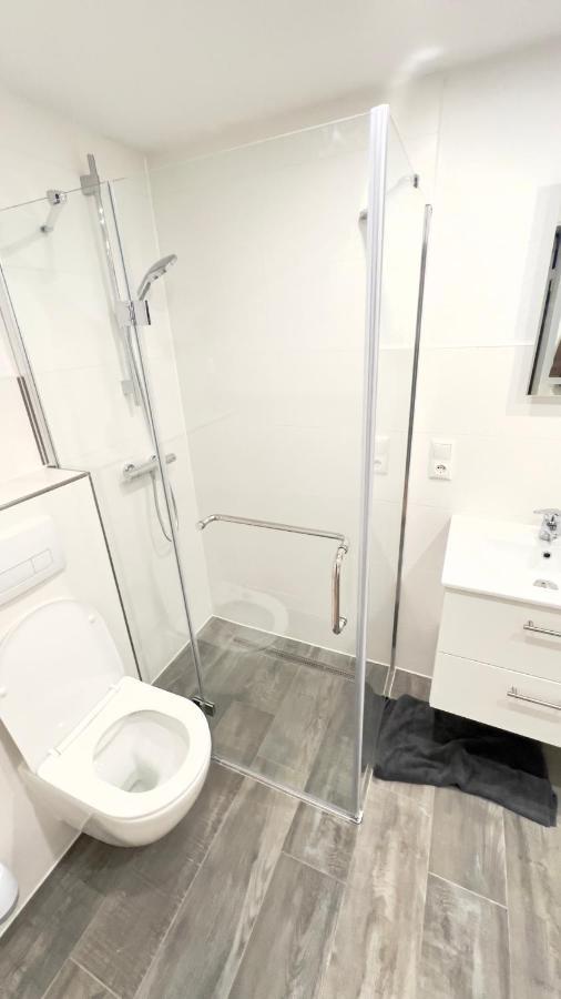 Geraeumiges City-Apartment Mit 2 Badezimmer Und Parkplaetzen D46-Og Oldenburg Exterior foto