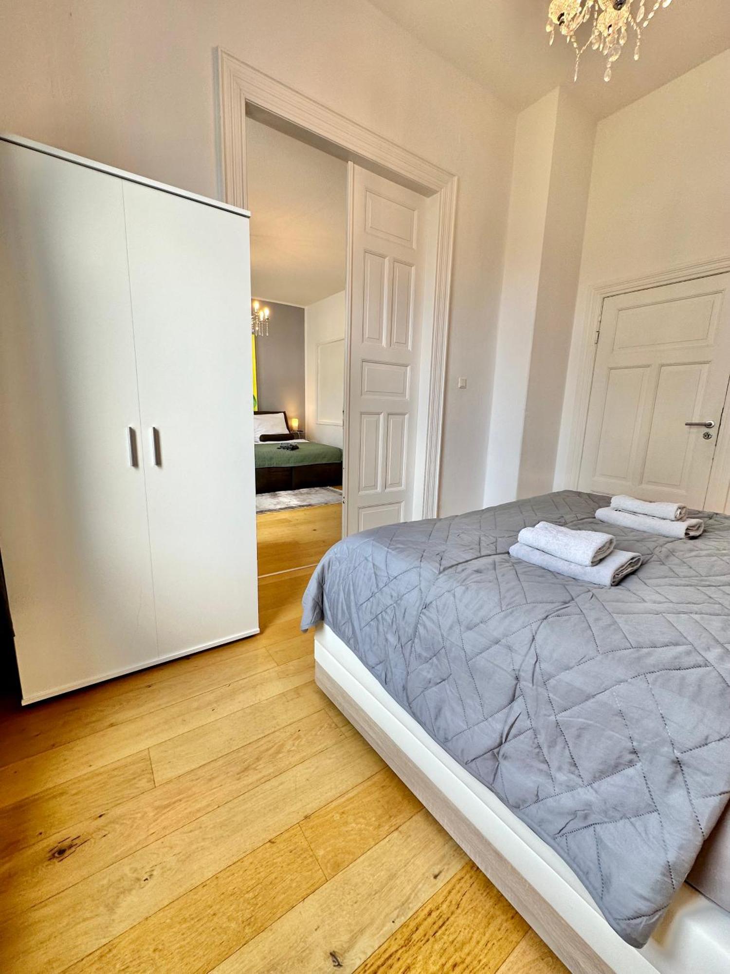 Geraeumiges City-Apartment Mit 2 Badezimmer Und Parkplaetzen D46-Og Oldenburg Exterior foto
