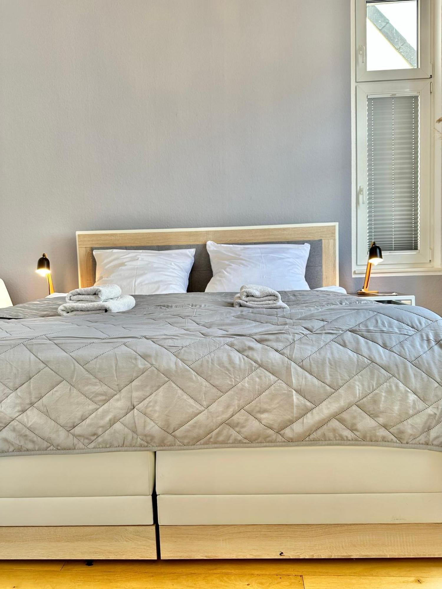Geraeumiges City-Apartment Mit 2 Badezimmer Und Parkplaetzen D46-Og Oldenburg Exterior foto